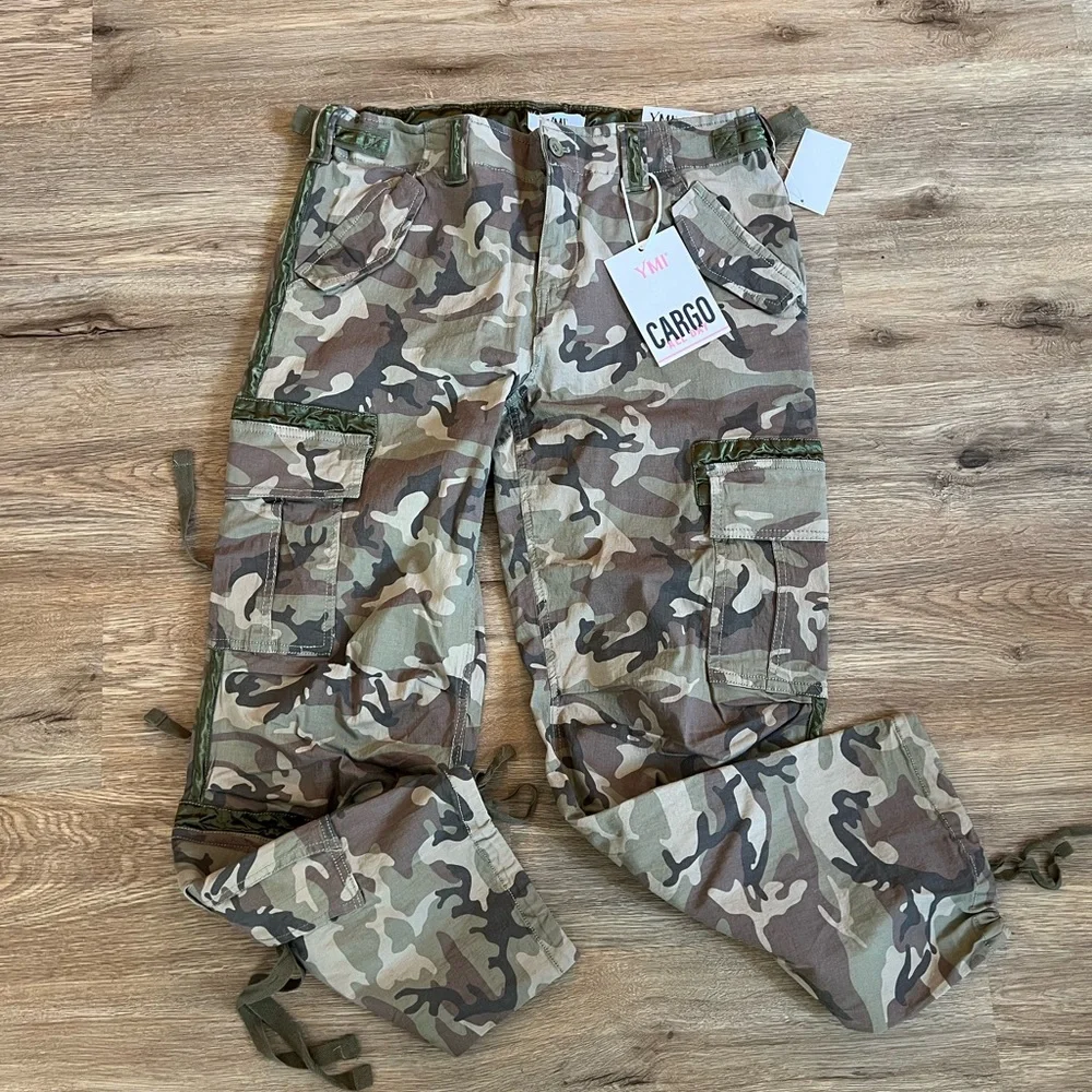 YMI Green and Brown Cargo Pants Relaxed Fit NWT Size 11/30 - Picture 7 of 8